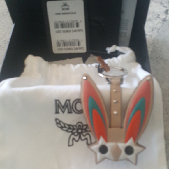 🎉SOLD🎉🎉HPx3🎉 MCM Star Eyed Bunny Keychain - Picture 3 of 5